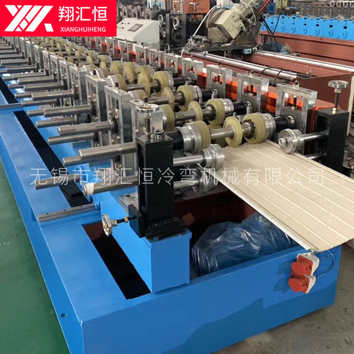 冷彎成型（xíng）機